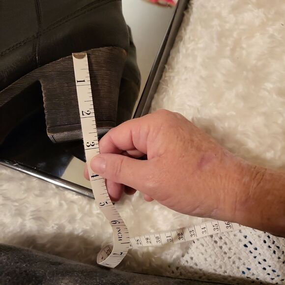 K9 rocketing, size 9 & 1/2 black in color vegan faux leather ,cloth inside,comfy - Picture 8 of 8